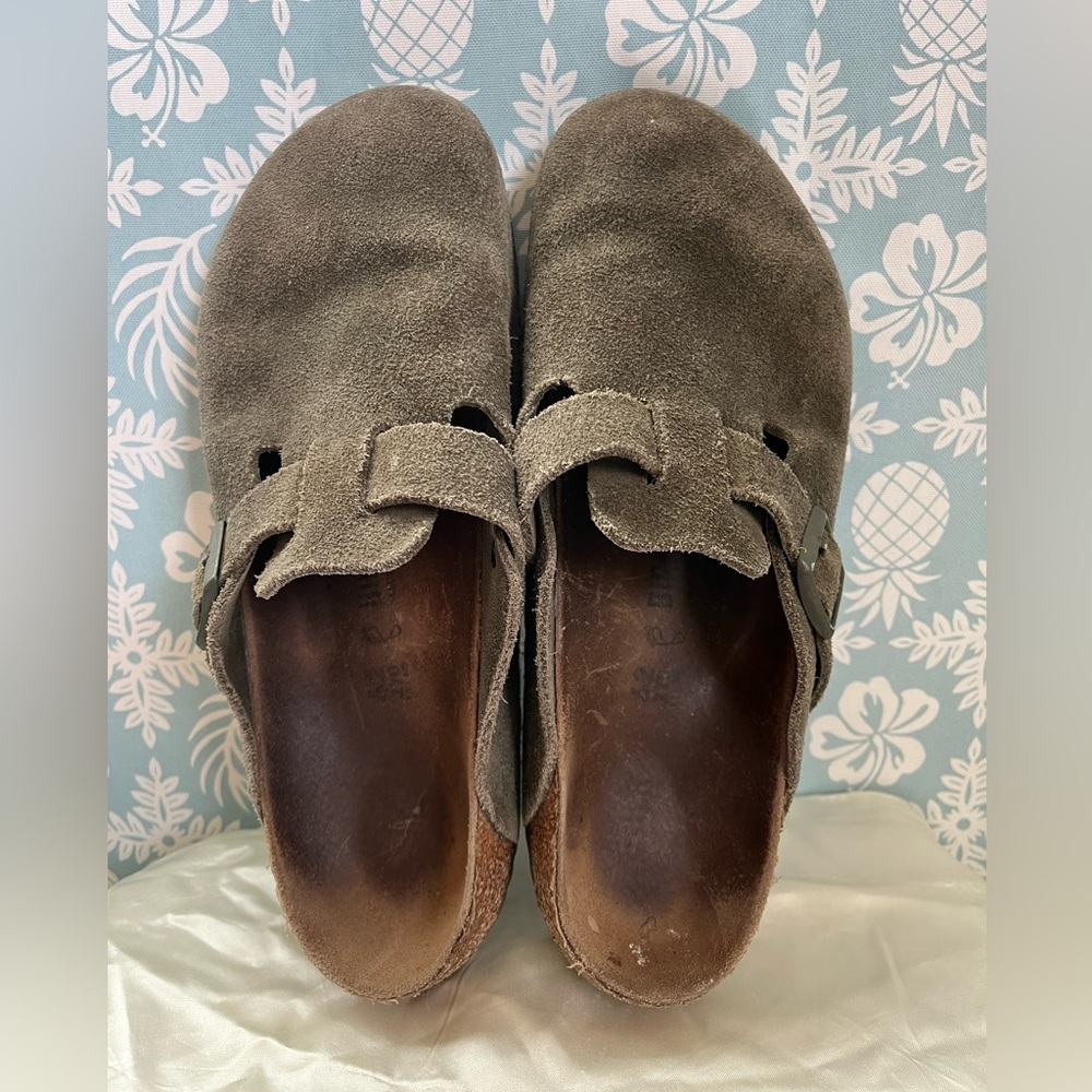 Birkenstock Olive Green Suede mules. Size 42, 11-11.5
